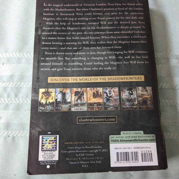 The Shadowhunter Chronicles Lot - City Of Ashes & Clockwork Prince Paperback - Picture 4 of 11